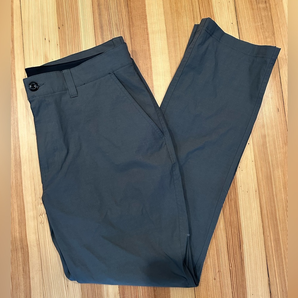 Eddie Bauer all-weather active men’s pants sz36